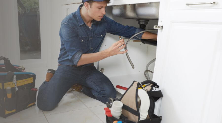 Local water heater installation in Alhambra, IL